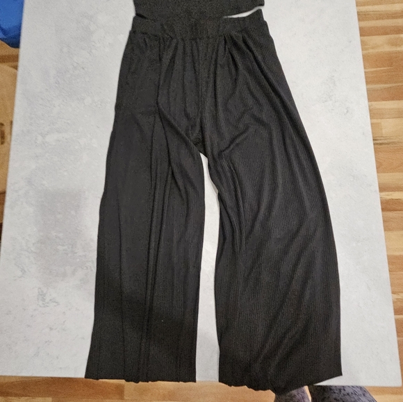 Amazon Women's 2 Piece Set, Ribbed Knit Crop Top Wide Leg Pants with Pockets - Picture 2 of 6